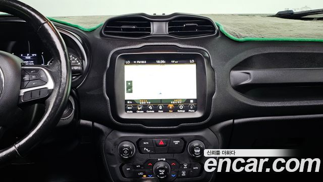 Jeep Renegade 2.4 Longitude High 2018 — фото 17