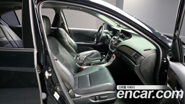 Honda Accord 3.5 9th 2013 — фото 10