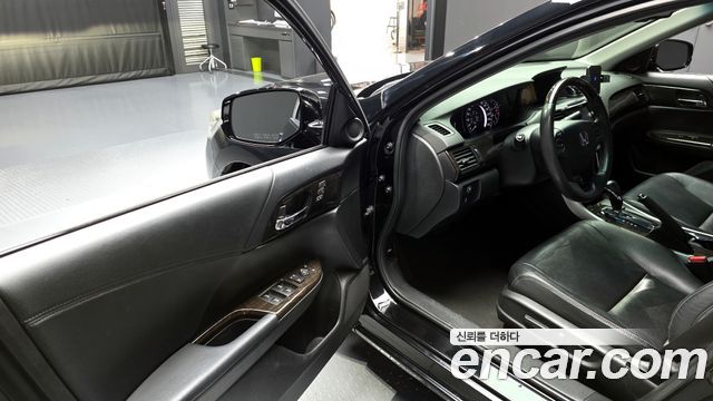 Honda Accord 3.5 9th 2013 — фото 15