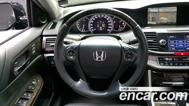 Honda Accord 3.5 9th 2013 — фото 17