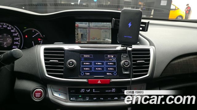 Honda Accord 3.5 9th 2013 — фото 18