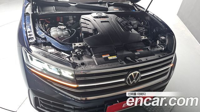Volkswagen Touareg (III) 3.0 TDI Prestige 2024 — фото 6