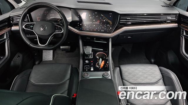 Volkswagen Touareg (III) 3.0 TDI Prestige 2024 — фото 7