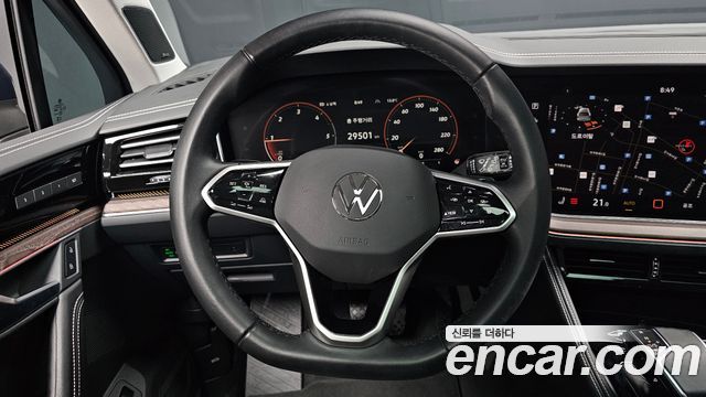 Volkswagen Touareg (III) 3.0 TDI Prestige 2024 — фото 17