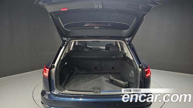 Volkswagen Touareg (III) 3.0 TDI Prestige 2024 — фото 24