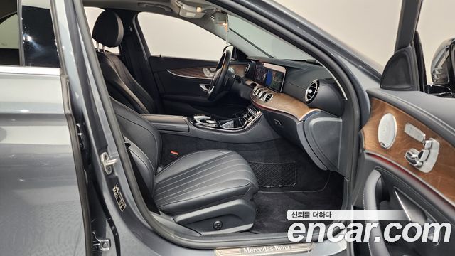 Mercedes-Benz E-Class (W213) E300e 4MATIC Exclusive 2020 — фото 11
