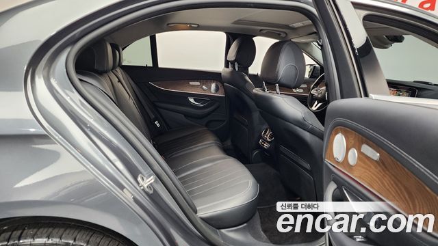 Mercedes-Benz E-Class (W213) E300e 4MATIC Exclusive 2020 — фото 12