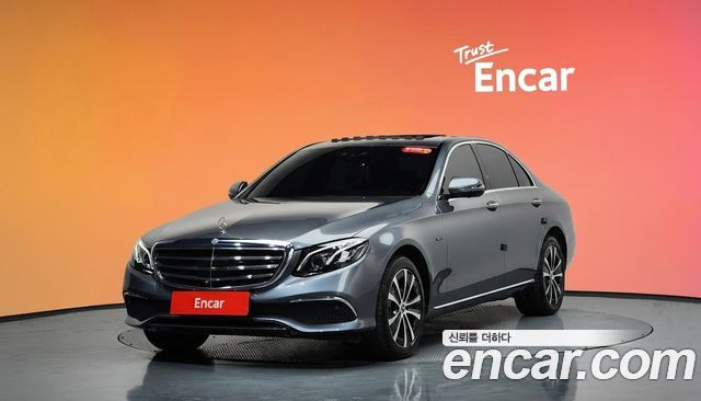 Mercedes-Benz E-Class (W213) E300e 4MATIC Exclusive 2020 — фото 1