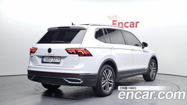 Volkswagen Tiguan Allspace 2.0 TSI Prestige 2023 — фото 2
