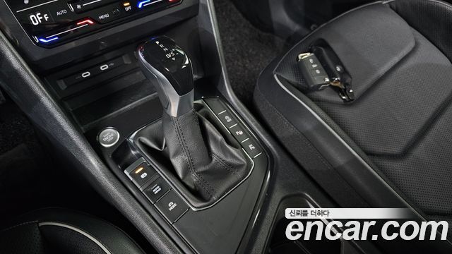 Volkswagen Tiguan Allspace 2.0 TSI Prestige 2023 — фото 9