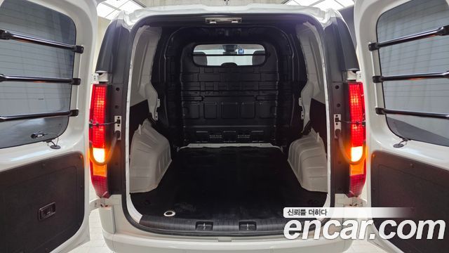 Hyundai Staria Cargo 5-Seater Smart 2024 — фото 20