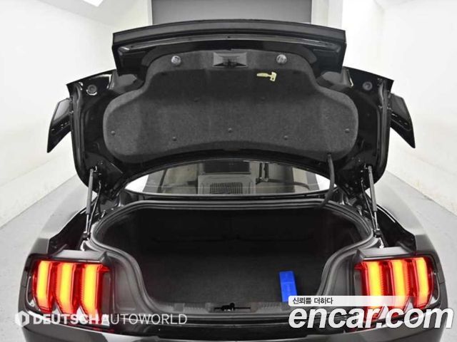 Ford Mustang Coupe 2022 — фото 23