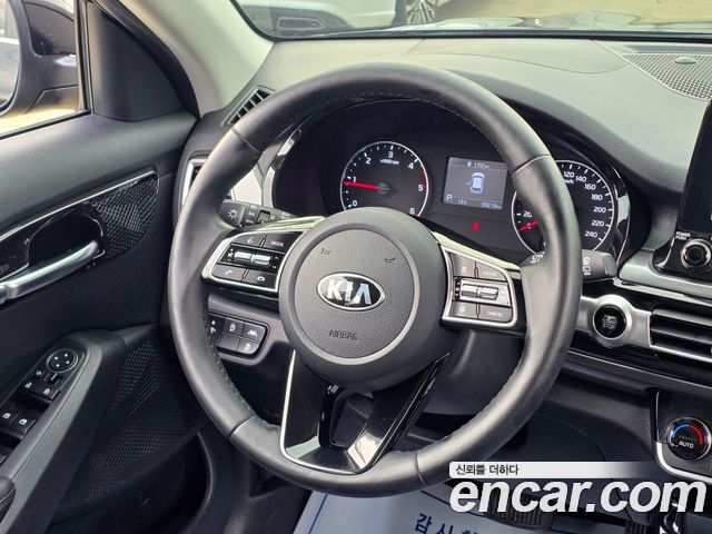 Kia Seltos Diesel 1.6 2WD Signature 2022 — фото 9