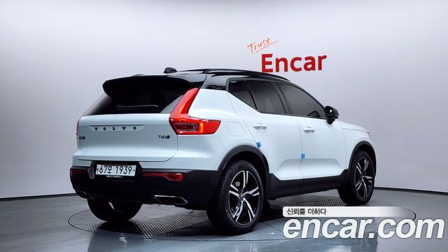 Volvo XC40 T4 R-Design 2019 — фото 2