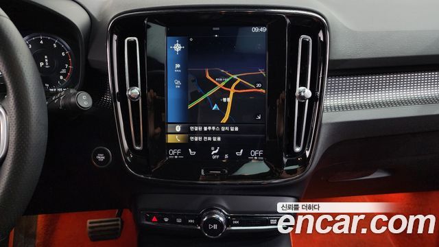 Volvo XC40 T4 R-Design 2019 — фото 15