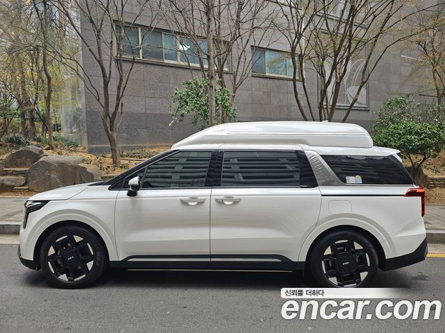 Kia Carnival (IV) HEV 9-Seater Hi-Limousine (Special vehicle) 2024 — фото 3