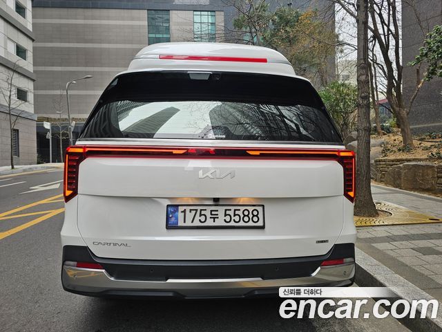 Kia Carnival (IV) HEV 9-Seater Hi-Limousine (Special vehicle) 2024 — фото 4