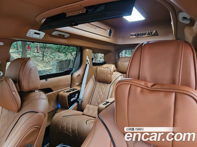 Kia Carnival (IV) HEV 9-Seater Hi-Limousine (Special vehicle) 2024 — фото 16