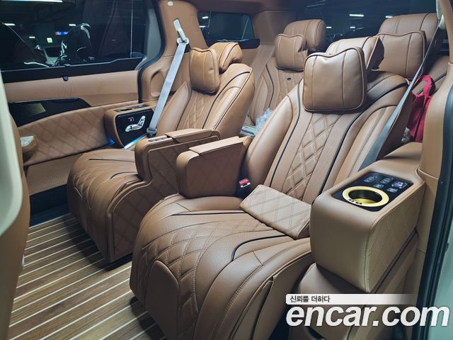 Kia Carnival (IV) HEV 9-Seater Hi-Limousine (Special vehicle) 2024 — фото 18