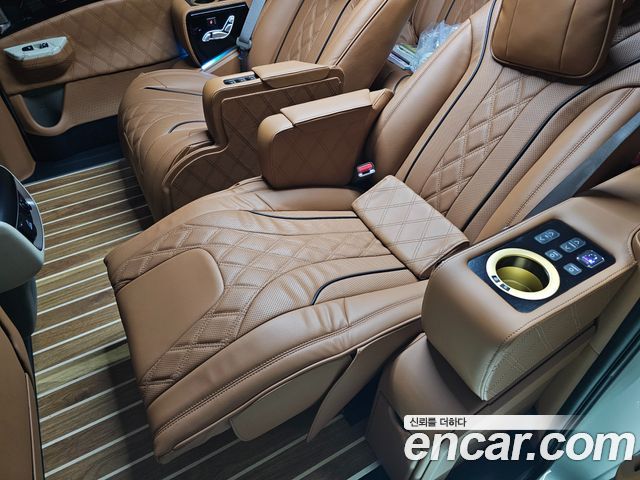 Kia Carnival (IV) HEV 9-Seater Hi-Limousine (Special vehicle) 2024 — фото 19