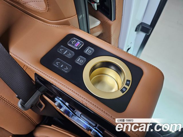 Kia Carnival (IV) HEV 9-Seater Hi-Limousine (Special vehicle) 2024 — фото 22