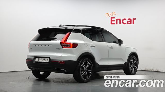 Volvo XC40 T4 R-Design 2020 — фото 2