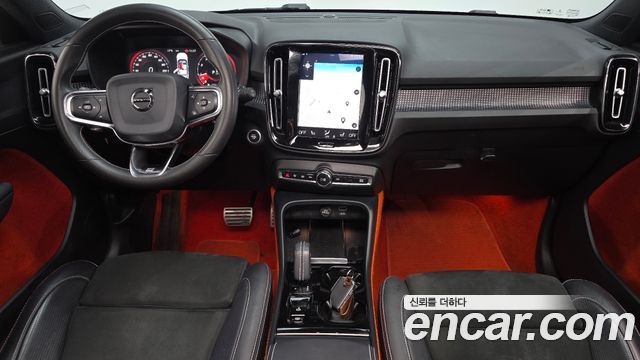 Volvo XC40 T4 R-Design 2020 — фото 7