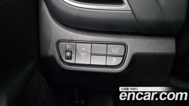Kia Seltos Gasoline 1.6 Turbo 2WD Signature 2023 — фото 13