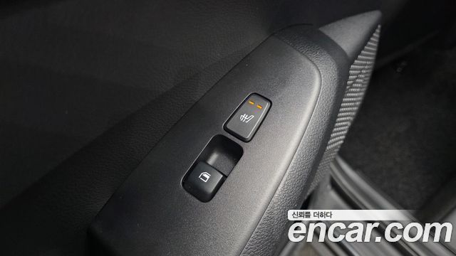 Kia Seltos Gasoline 1.6 Turbo 2WD Signature 2023 — фото 19