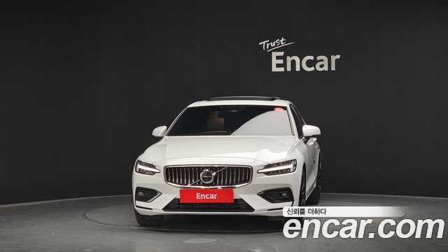 Volvo S60 (III) B5 Ultimate Bright 2024 — фото 3