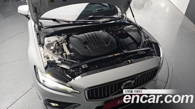 Volvo S60 (III) B5 Ultimate Bright 2024 — фото 6