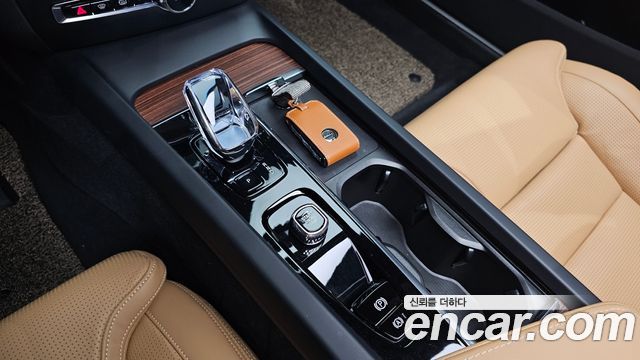 Volvo S60 (III) B5 Ultimate Bright 2024 — фото 9