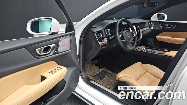 Volvo S60 (III) B5 Ultimate Bright 2024 — фото 11