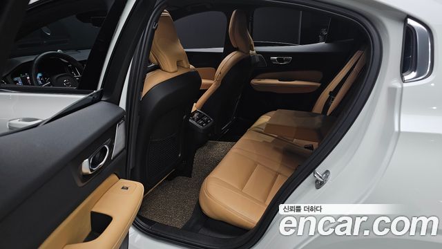 Volvo S60 (III) B5 Ultimate Bright 2024 — фото 12