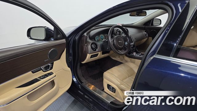 Jaguar XJ 2.0 Luxury SWB X351 2016 — фото 10
