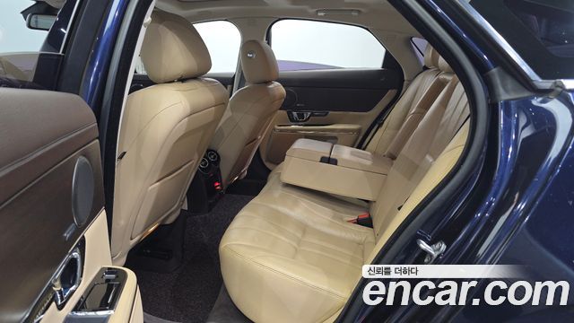 Jaguar XJ 2.0 Luxury SWB X351 2016 — фото 11