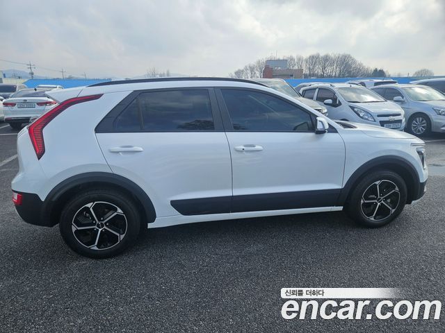Kia Niro Prestige 2025 — фото 5