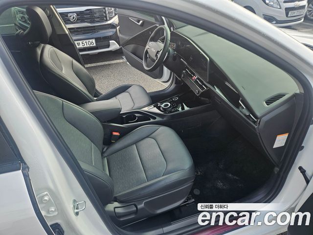 Kia Niro Prestige 2025 — фото 18