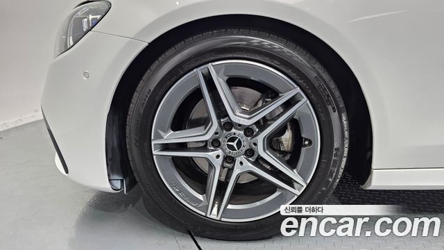 Mercedes-Benz E-Class (W213) E250 AMG Line 2023 — фото 5