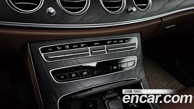 Mercedes-Benz E-Class (W213) E250 AMG Line 2023 — фото 18