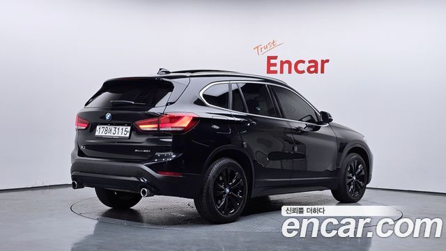 BMW X1 (F48) xDrive 20i Advantage 2020 — фото 2