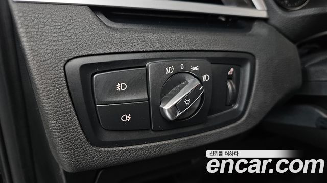 BMW X1 (F48) xDrive 20i Advantage 2020 — фото 17