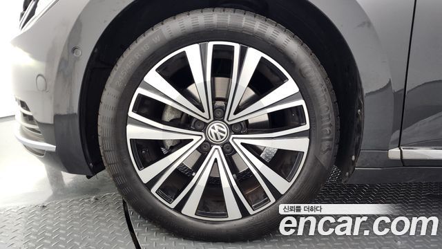 Volkswagen Arteon 2.0 TDI Premium 2019 — фото 5