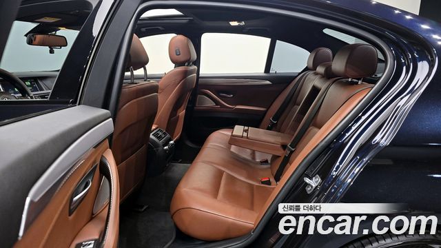 BMW 5 Series (F10) M550d xDrive 2014 — фото 12
