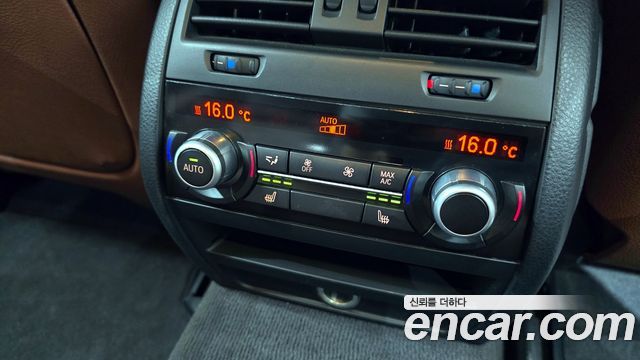 BMW 5 Series (F10) M550d xDrive 2014 — фото 17