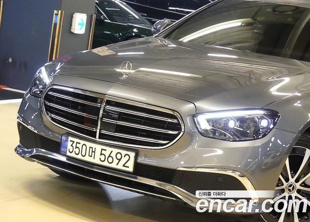Mercedes-Benz E-Class (W213) E300e 4MATIC Exclusive 2021 — фото 15