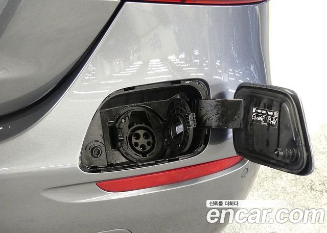 Mercedes-Benz E-Class (W213) E300e 4MATIC Exclusive 2021 — фото 17