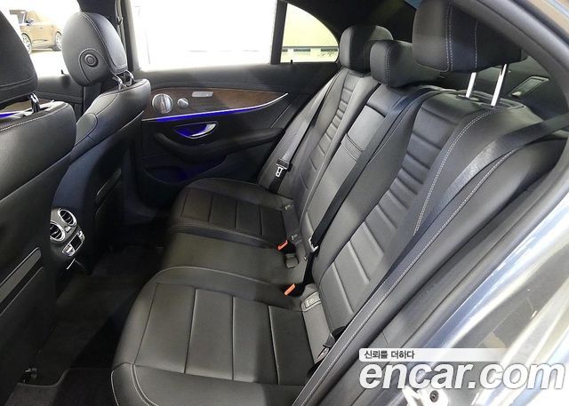 Mercedes-Benz E-Class (W213) E300e 4MATIC Exclusive 2021 — фото 22