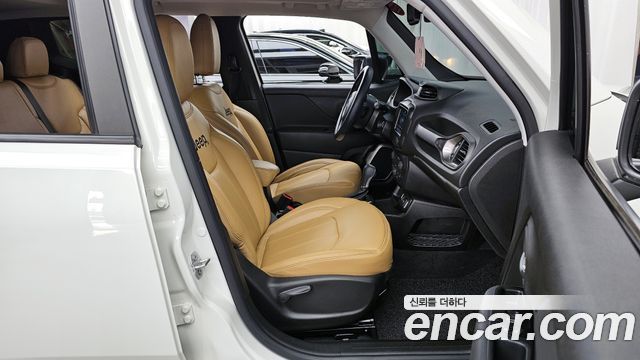 Jeep Renegade 1.3 Longitude 2022 — фото 15