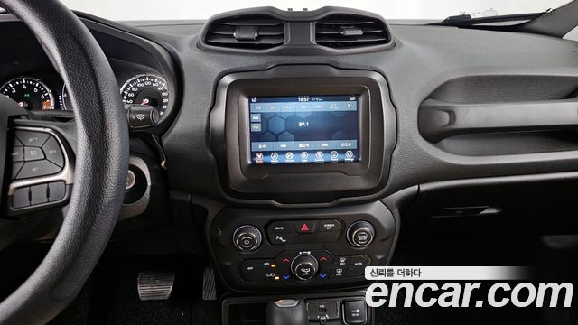 Jeep Renegade 1.3 Longitude 2022 — фото 19